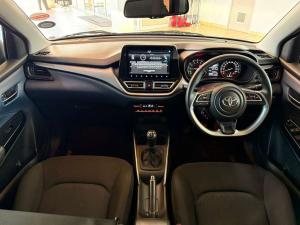 Toyota Starlet 1.5 XR manual - Image 12