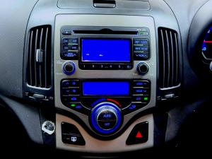 Hyundai i30 1.6 GLS - Image 12