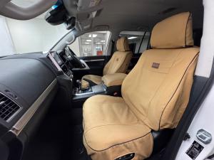 Toyota Land Cruiser 200 4.5D-4D V8 VX-R - Image 7