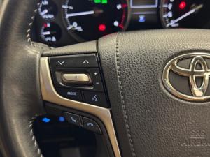Toyota Land Cruiser 200 4.5D-4D V8 VX-R - Image 9