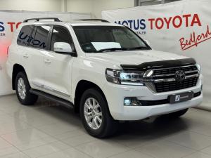 Toyota Land Cruiser 200 4.5D-4D V8 VX-R - Image 1