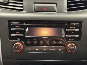 Nissan Navara 2.5DDTi double cab SE auto - Image 12