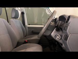 Toyota Land Cruiser 79 4.5D-4D V8 double cab LX - Image 10