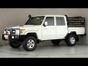 Toyota Land Cruiser 79 4.5D-4D V8 double cab LX - Image 23