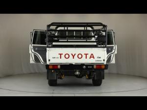 Toyota Land Cruiser 79 4.5D-4D V8 double cab LX - Image 24