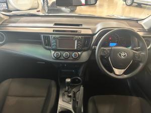 Toyota RAV4 2.0 GX auto - Image 6