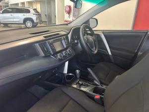 Toyota RAV4 2.0 GX auto - Image 7