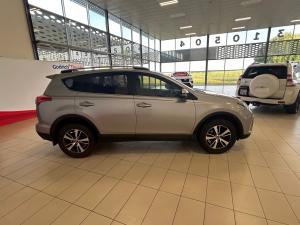 Toyota RAV4 2.0 GX auto - Image 3