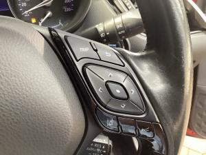 Toyota C-HR 1.2T Luxury - Image 10