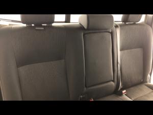 Toyota Hilux 2.4GD-6 double cab 4x4 Raider manual - Image 11