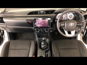 Toyota Hilux 2.4GD-6 double cab 4x4 Raider manual - Image 12