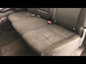 Toyota Hilux 2.4GD-6 double cab 4x4 Raider manual - Image 15