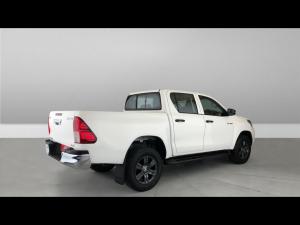Toyota Hilux 2.4GD-6 double cab 4x4 Raider manual - Image 2