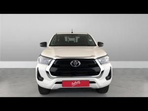 Toyota Hilux 2.4GD-6 double cab 4x4 Raider manual - Image 4