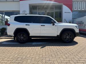 Toyota Land Cruiser 300 3.3D GR-Sport - Image 3