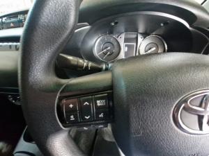 Toyota Hilux 2.4 GD-6 Raider 4X4 automaticD/C - Image 9