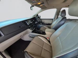 Kia Sedona 2.2D SXL automatic - Image 3