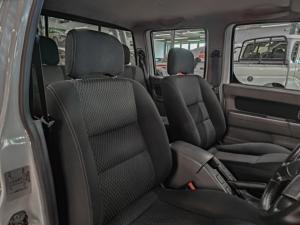 Nissan NP300 Hardbody 2.5TDi double cab Hi-rider - Image 9