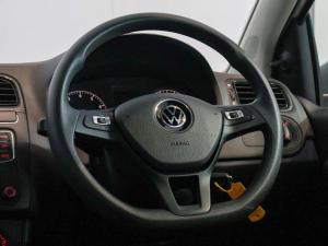 Volkswagen Polo Vivo hatch 1.6 Comfortline auto - Image 12