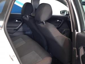 Volkswagen Polo Vivo hatch 1.6 Comfortline auto - Image 20