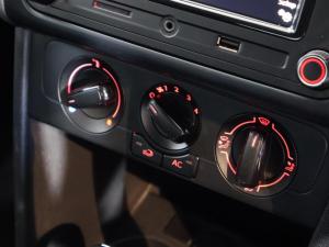 Volkswagen Polo Vivo hatch 1.6 Comfortline auto - Image 25