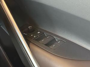 Toyota Corolla Cross 1.8 HEV XR - Image 17