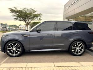 Land Rover Range Rover Sport P510e First Edition - Image 4