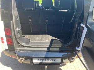 Land Rover Defender 130 D300 X-Dynamic HSE - Image 9