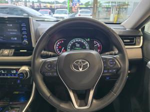 Toyota RAV4 2.0 VX - Image 13