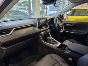 Toyota RAV4 2.0 VX - Image 9