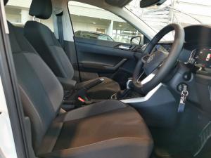 Volkswagen Polo hatch 1.0TSI Life auto - Image 11