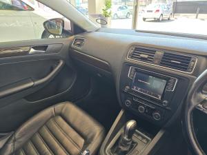 Volkswagen Jetta 1.4TSI Comfortline auto - Image 6