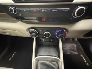 Hyundai Venue 1.2 Premium - Image 13