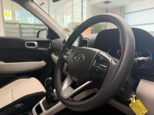 Hyundai Venue 1.2 Premium - Image 17