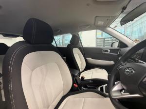 Hyundai Venue 1.2 Premium - Image 18