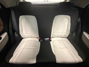 Hyundai Venue 1.2 Premium - Image 19