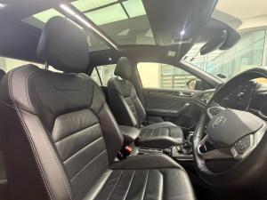 Volkswagen T-Roc 2.0TSI 4Motion R-Line - Image 17
