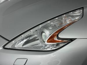 Nissan 370 Z Coupe automatic - Image 4