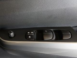 Nissan Navara 2.5DDTi double cab SE Plus auto