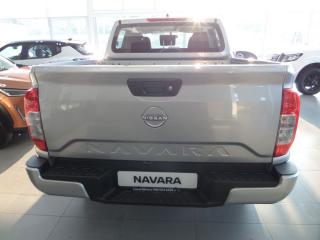 Nissan Navara 2.5DDTi double cab SE Plus auto