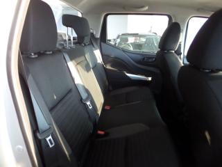 Nissan Navara 2.5DDTi double cab SE Plus auto