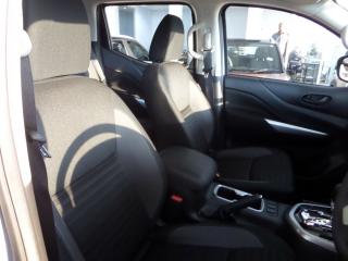 Nissan Navara 2.5DDTi double cab SE Plus auto