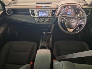 Toyota RAV4 2.0 GX auto - Image 6