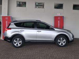 Toyota RAV4 2.0 GX auto - Image 3