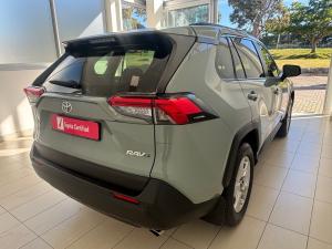 Toyota RAV4 2.0 GX auto - Image 2