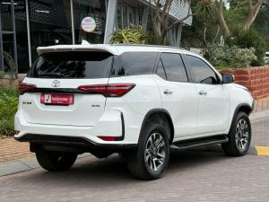 Toyota Fortuner 2.4GD-6 4x4 - Image 2