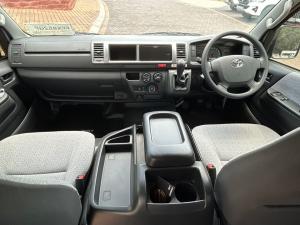 Toyota Hiace 2.5D-4D bus 14-seater GL - Image 6