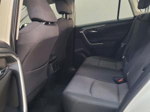 Toyota RAV4 2.0 GX CVT - Image 11