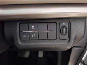 Mahindra XUV700 2.0T AX5 - Image 10