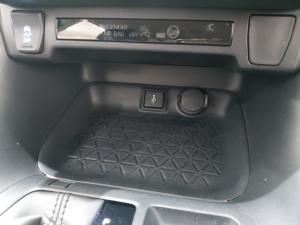 Toyota RAV4 2.0 GX auto - Image 13